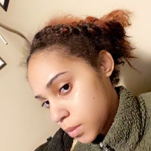 Meet your Posher, Felicity